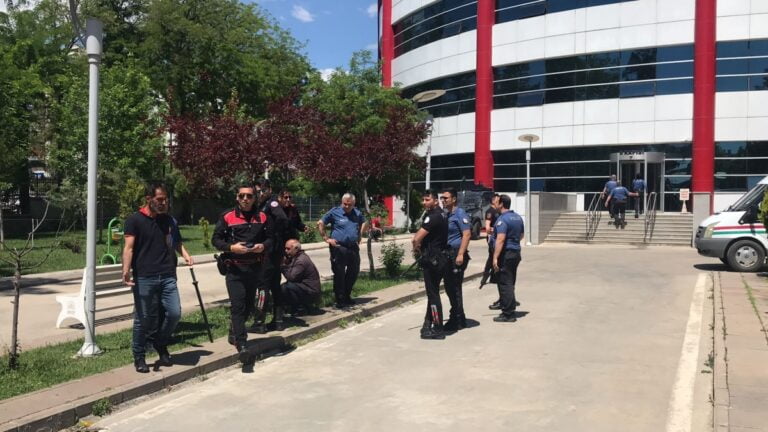 Adıyaman’da adliye çıkışı kavga: 3 yaralı, 5 gözaltı