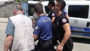 Polisi görünce çaldığı bisikleti bırakıp kaçan şüpheli 