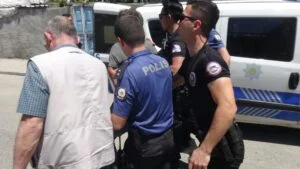 Polisi görünce çaldığı bisikleti bırakıp kaçan şüpheli 