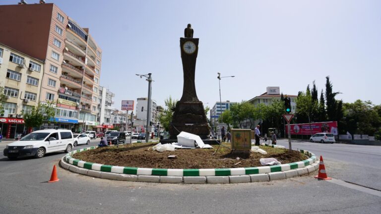 Adıyaman Saat Kulesi kavşağı rengârenk