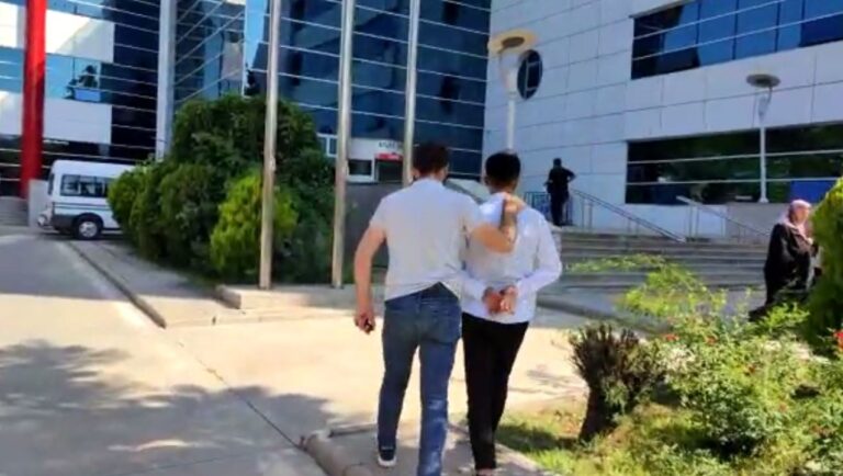 Adıyaman’da polis ekipleri 3 uyuşturucuyu gözaltına aldı