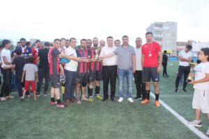 Kahta ilçesinde öğretmenler arası futbol turnuvası düzenlendi.