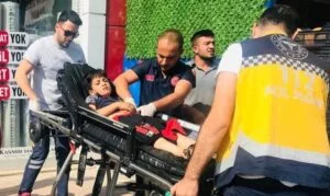 Besni’de, 12 yaşındaki çocuk karnından bıçaklandı