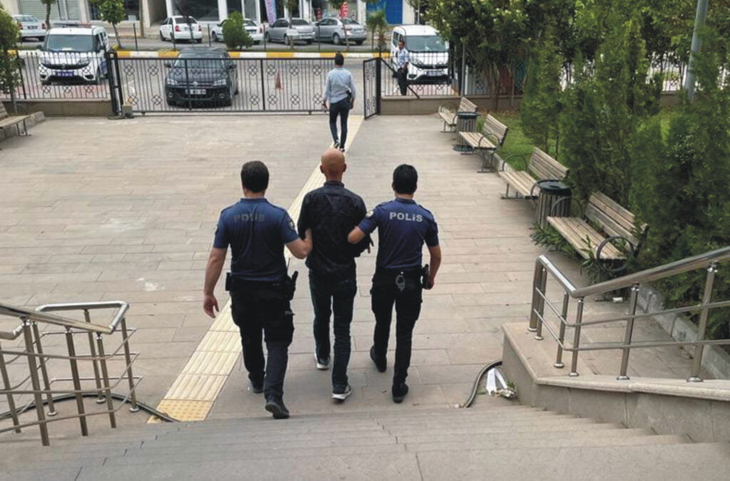 Kahta’da 4 ayrı ikametteki hırsızlık şüphelisi tutuklandı