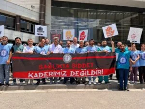 Sağlık-Sen üyeleri saldırıya tepki gösterdi