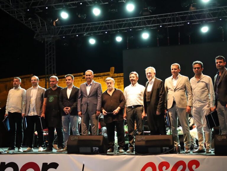 Tarihi Cendere Köprüsü’nde Kahtalı Mıçe ile senfoni dinletisi muhteşemdi