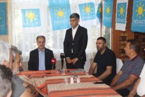 İYİ Parti, Kahta’da yeni ilçe yönetimini tanıttı