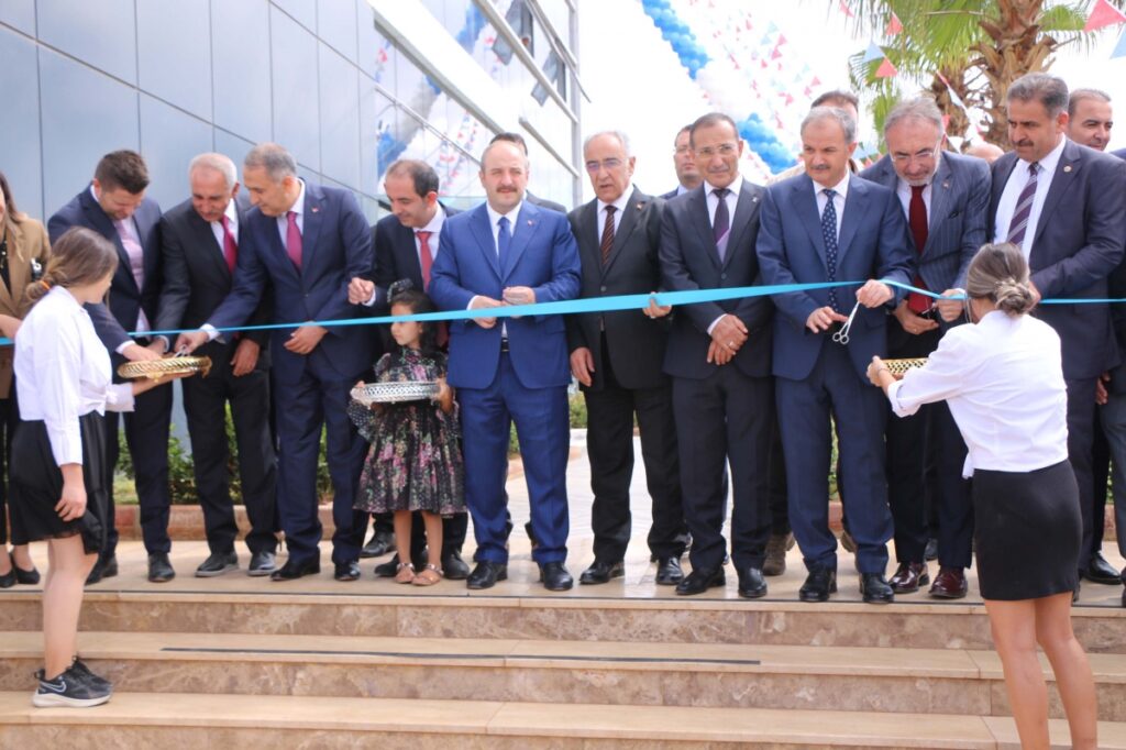 Bakan Varak: Pandemi sonrası turizmde sevindirici gelişmeler yaşıyoruz