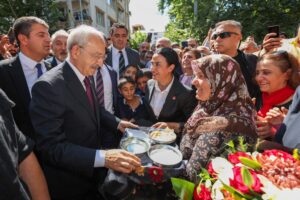 CHP Lideri Kılıçdaroğlu’na Adıyaman’da sevgi seli