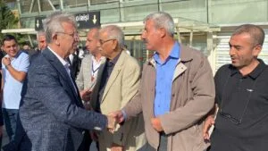 Mansur Yavaş, Kahta’da esnafı ziyaret etti