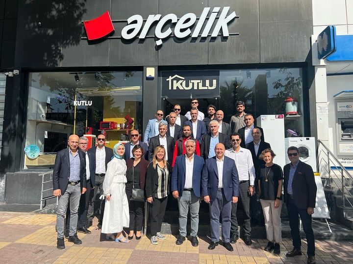 Arçelik Genel Müdürü Can Dinçer bayilere ziyaret kapsamında Kahta’ya geldi.
