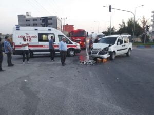 Kahta’da hafif ticari araçların karıştığı kazada 6 kişi yaralandı