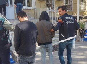 Besni’de uyuşturucudan yakalanan 2 şüpheliden 1’i tutuklandı