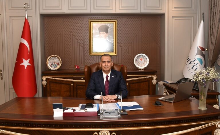 Vali Mahmut Çuhadar’ın; 29 Ekim Cumhuriyet Bayramı mesajı