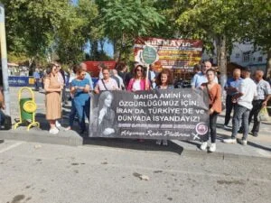 Kadın Platformu üyeleri Mahsa Aminiyi olayı kınadı