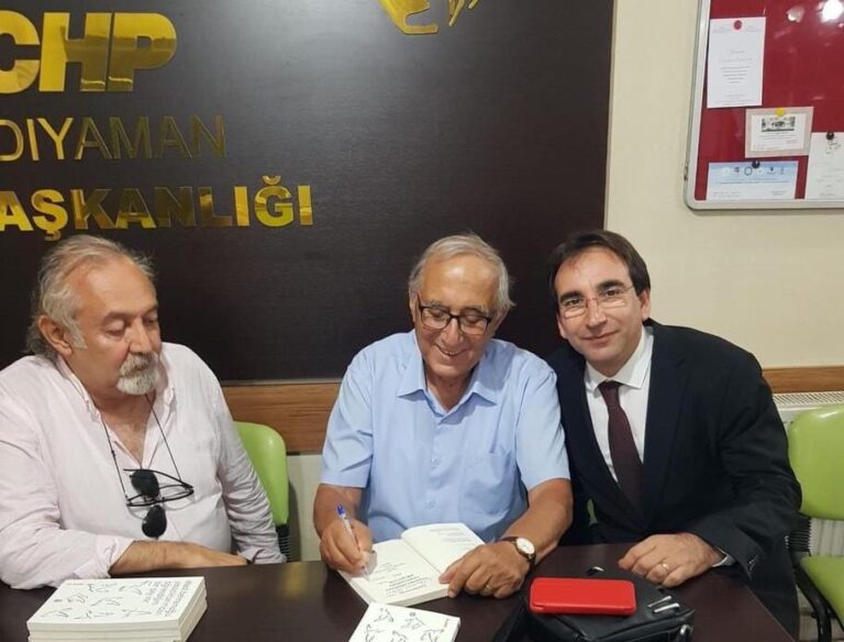 Yazar Behramoğlu CHP’liler ile buluştu