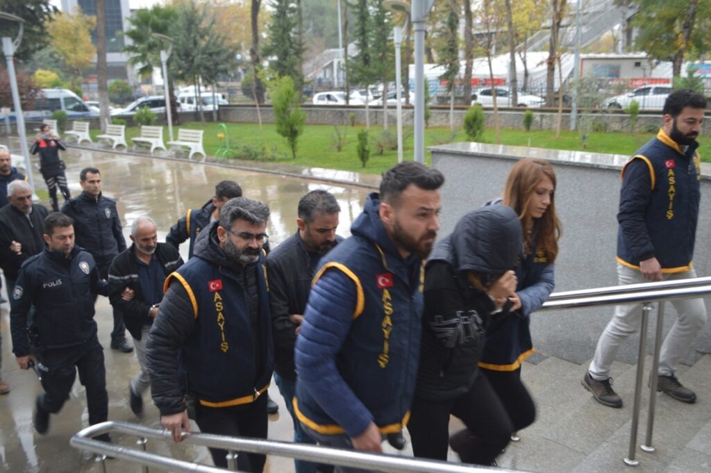 Adıyaman’da, 19 yıl önce doğumundan sonra kaybolan bebek için 8 gözaltı