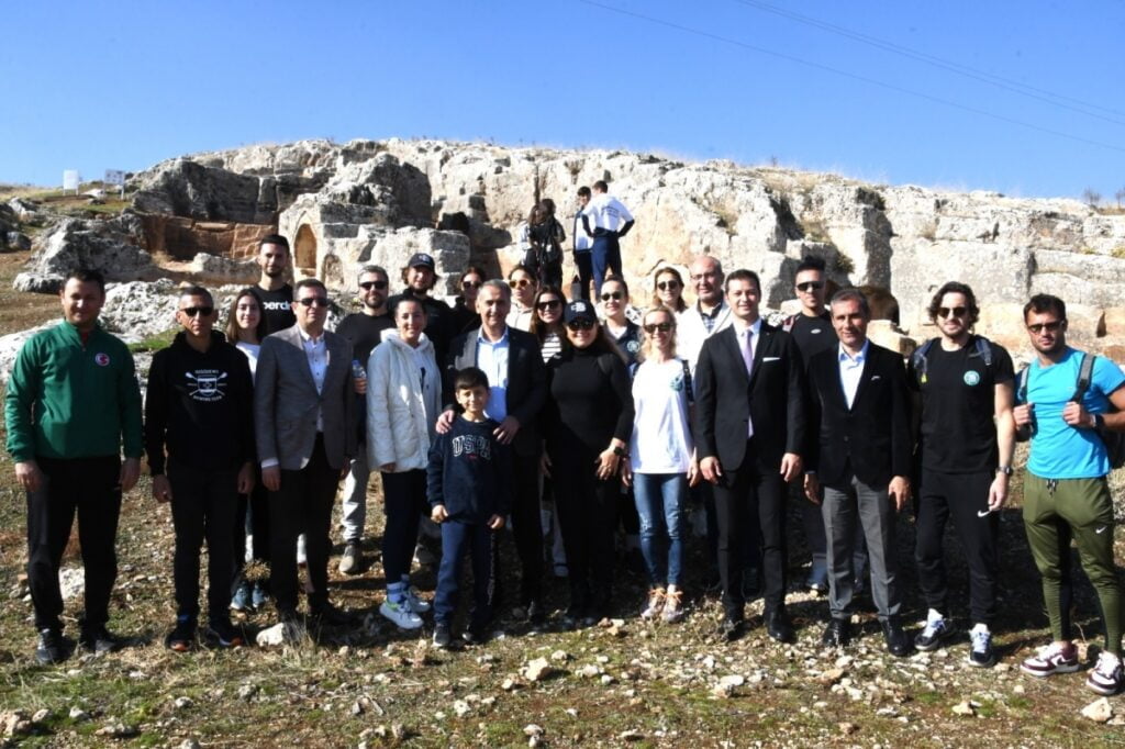 Commagene Rowing Marathon yarışçıları madalyalarını Perre Antik Kentinde aldı