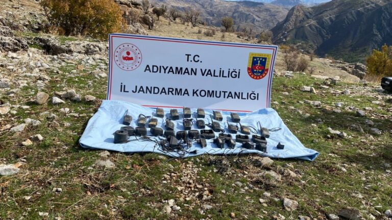 PKK’ya ait telsizler ele geçirildi