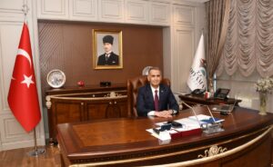 Vali Çuhadar, yeni yıl mesajı yayımladı