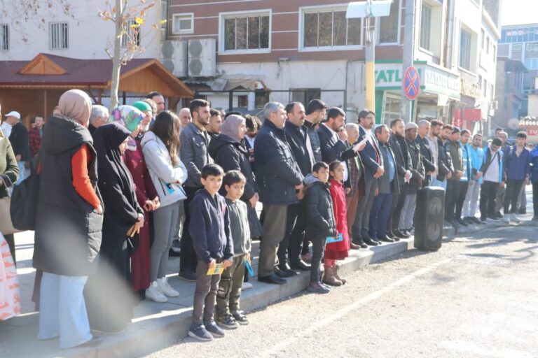 Hazreti Peygamber’e hakaret eden öğretim görevlisine tepki