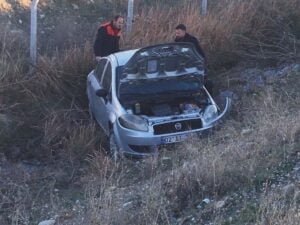 Kahta’da otomobil şarampole devrildi: 4 yaralı