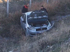 Kahta’da otomobil şarampole devrildi: 4 yaralı