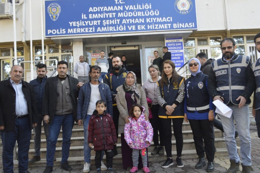 Ekipler kaçırılan minik kızı ailesine kavuşturdu