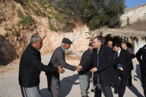 Vali Çuhadar, Kırsal kesimin sorunlarını yerinde dinlemeyi sürdürüyor