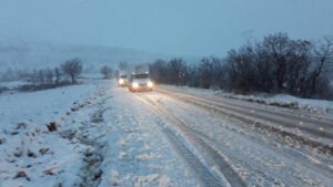 Beklenen kar yağışı köylerdeki ulaşımı kesti