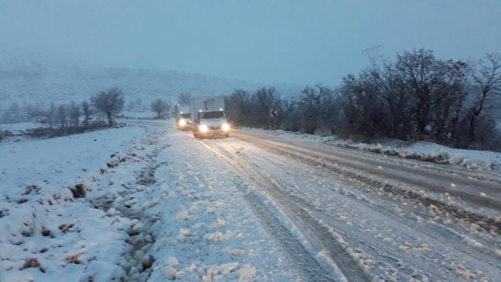 Beklenen kar yağışı köylerdeki ulaşımı kesti