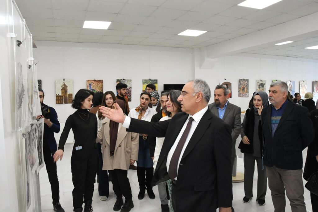 ADYÜ’lü Öğrencilerden ‘Karma Resim Sergisi’