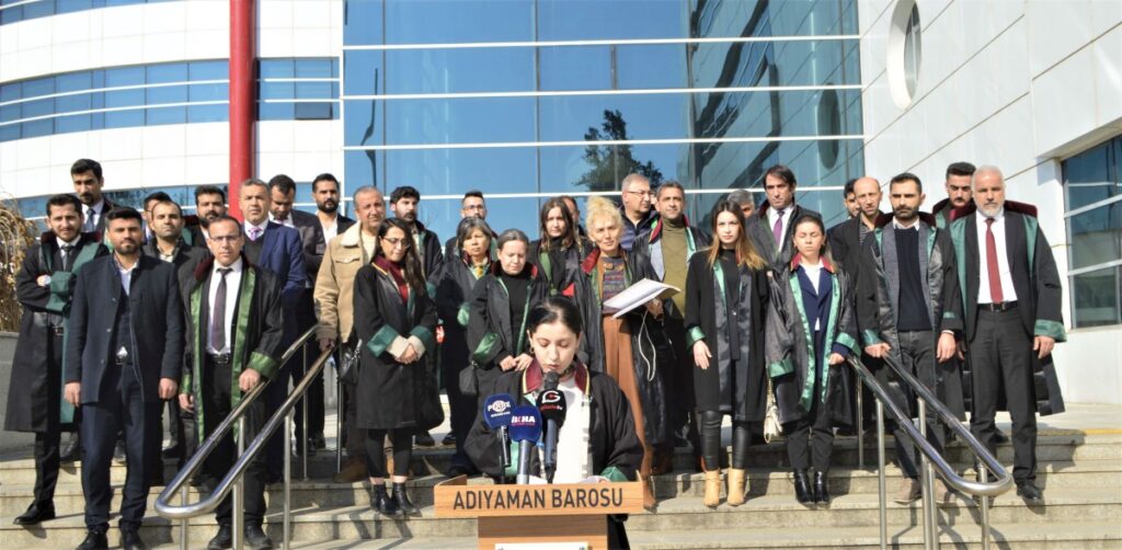 Avukatlardan güç ve otoriteler açıklaması