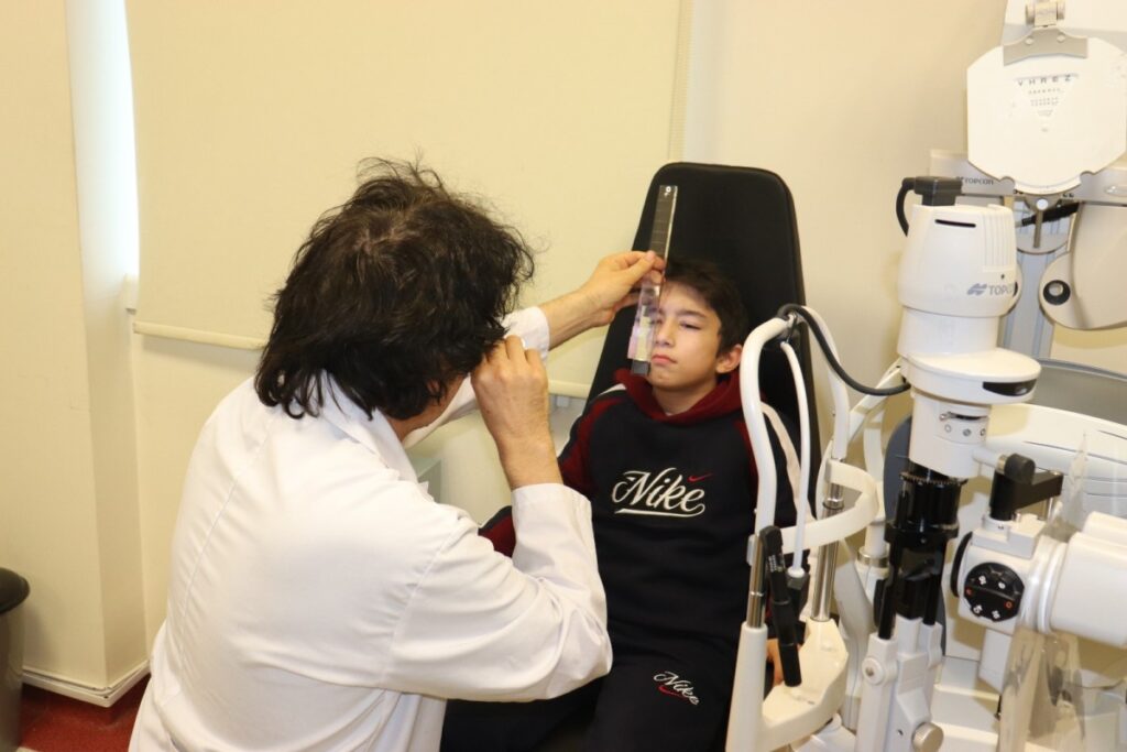 Harran Üniversitesi Hastanesi’nde göz titremesi ameliyatı gerçekleştirildi