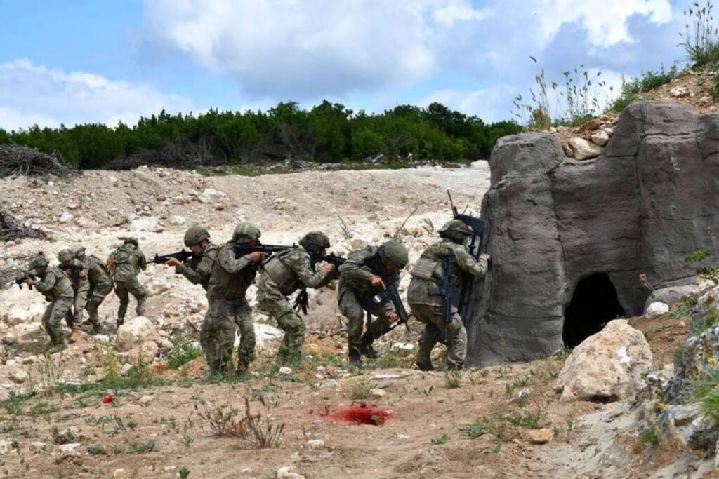 Irak’ın kuzeyinde Pençe-Kilit Operasyonu