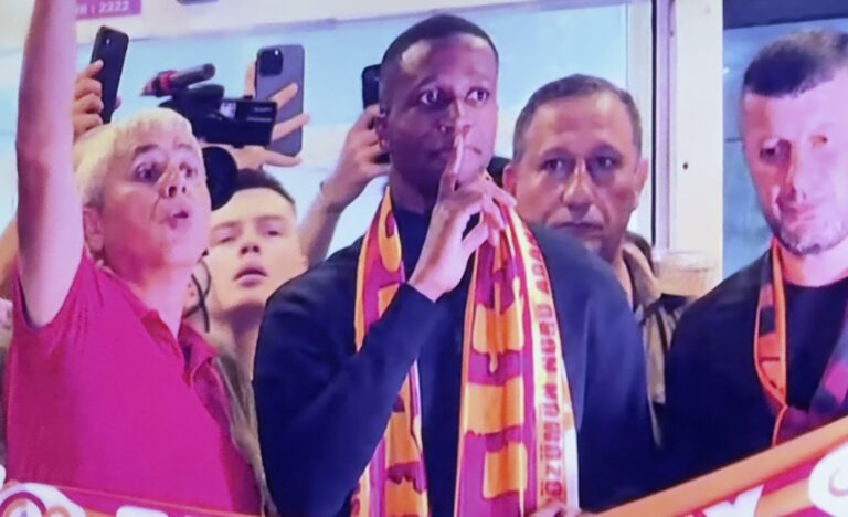 Galatasaray’ın yeni transferi Zaha İstanbul’da