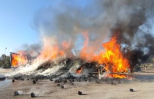 İplik Yüklü Tır Alev Alev Yandı