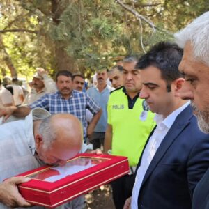 Adıyaman Kahta’da  Polis Memuru Ramazan Kuştepe son yolculuğuna uğurlandı.