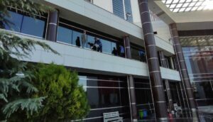 Adıyaman Eğitim Araştırma Hastanesinde  hijyen temizliği yapılıyor