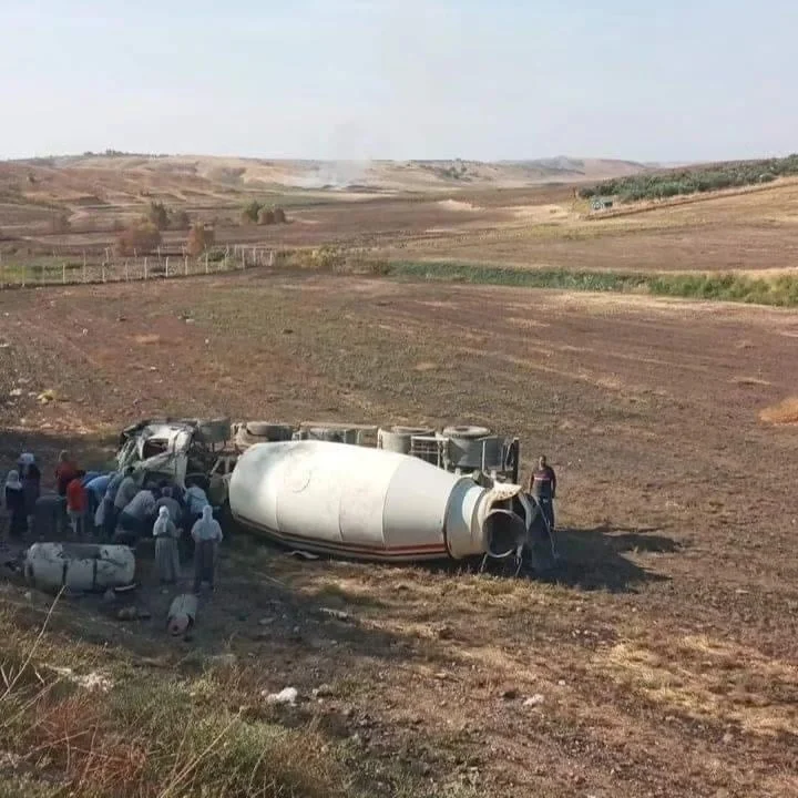 Meydana gelen kazada mikser sürücüsü hayatını kaybetti
