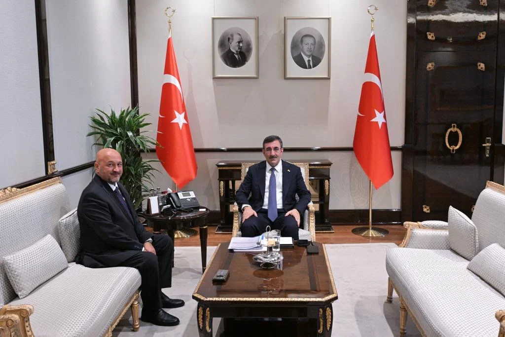 “Milletvekili Kurt Cumhurbaşkanı Yardımcısı İle Badem Üreticileri İçin Görüştü”