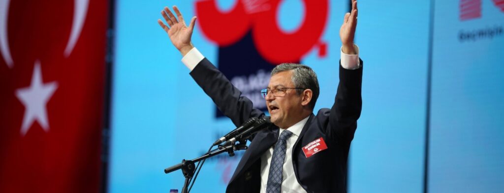 CHP’nin yeni lideri Özgür Özel oldu