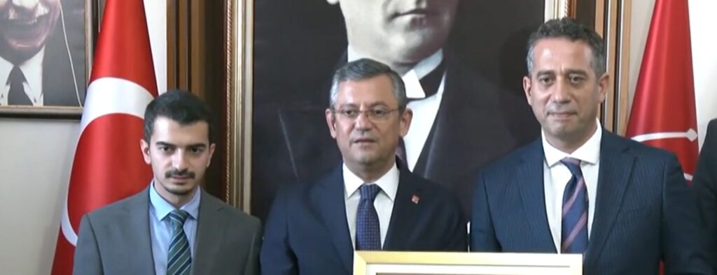 CHP’nin yeni genel başkanı Özel mazbatasını aldı