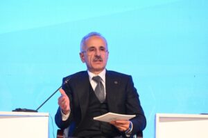 Zengezur Koridoru’nu ulusal ağımıza bağlamak için yeni bir demiryolu inşa edeceğiz