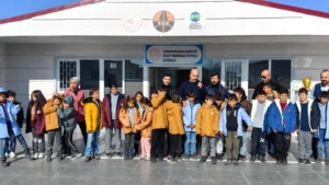 Sivas Ülkü Ocakları’ndan depremzede öğrencilere yardım