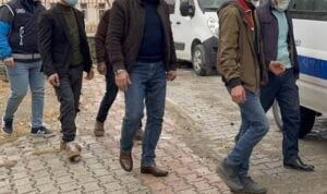 Ardahan’da sahte kimlikli Afgan kaçak yakalandı