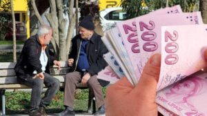 Çalışmayan emekliye 5 bin lira Cumhuriyet ikramiyesi