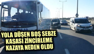 Yola düşen boş sebze kasası zincirleme kazaya neden oldu