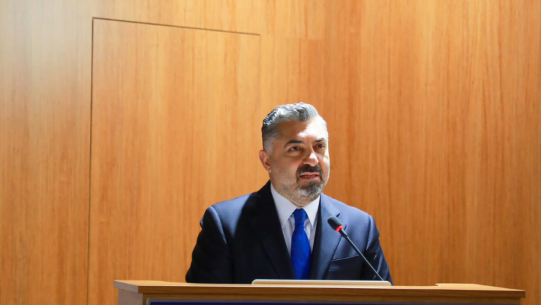 Haksız eleştiri içeren mesajınızı kabul etmiyorum ve size iade ediyorum