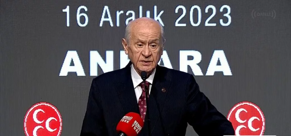 Onu savunan da vatan hainidir